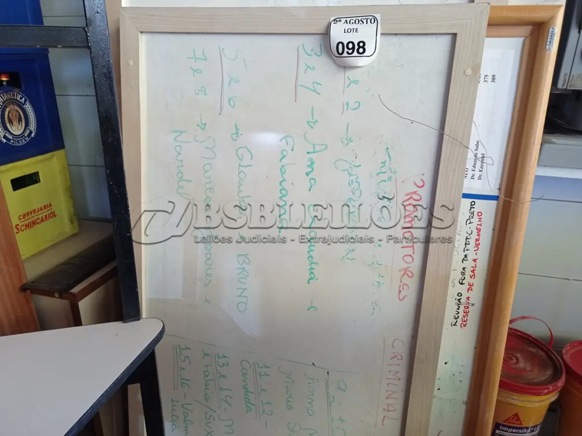 LOTE 098 - 05 QUADROS DE ESCREVER TAMANHOS DIVERSOS. (NO ESTADO) ATENÇÃO! FAZER A VISITAÇÃO ANTES DE ARREMATAR, NÃO SABEMOS SE FUNCIONA. LEILÃO NÃO TEM GARANTIA E NEM DEVOLUÇÃO, SUJEITO A POSSÍVEIS AVARIAS VISÍVEIS/OCULTAS E/OU AUSÊNCIA DE COMPONENTES.