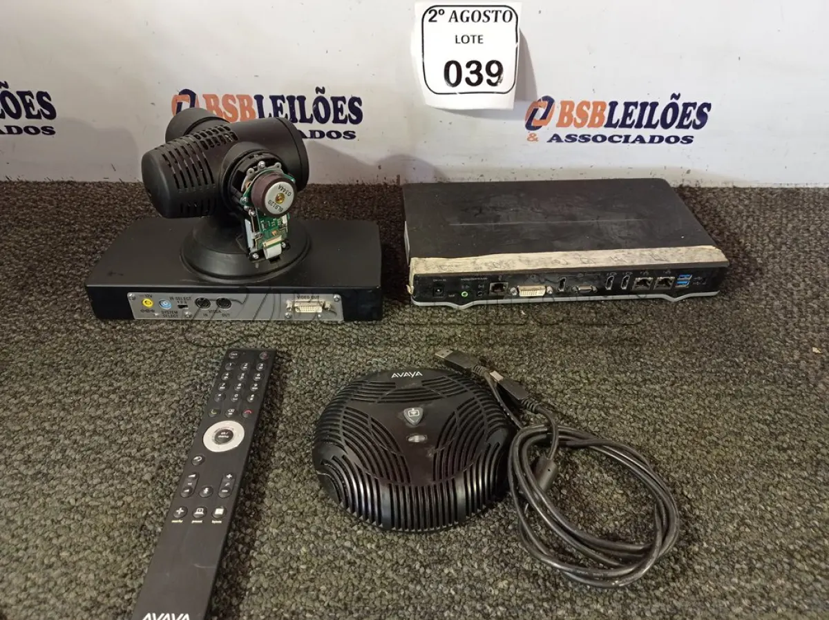 LOTE 039 - 01 EQUIPAMENTO PARA SALA DE VIDEOCONFERÊNCIA COM CONTROLE MARCA SONY AVAYA 12V. (NO ESTADO) ATENÇÃO! FAZER A VISITAÇÃO ANTES DE ARREMATAR, NÃO SABEMOS SE FUNCIONA. LEILÃO NÃO TEM GARANTIA E NEM DEVOLUÇÃO, SUJEITO A POSSÍVEIS AVARIAS VISÍVEIS/OCULTAS E/OU AUSÊNCIA DE COMPONENTES.