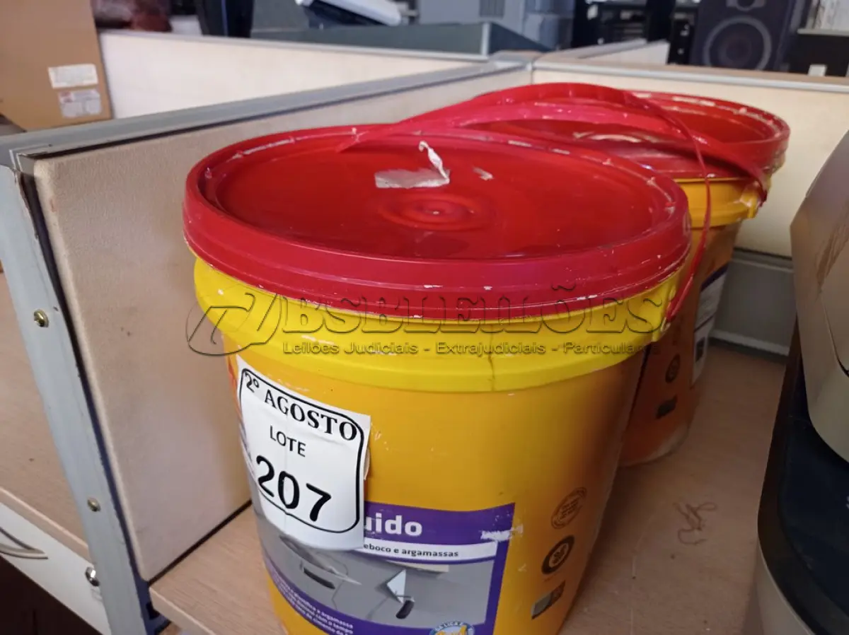 LOTE 207 - 02 BALDES DE IMPERSIKA LÍQUIDO ADITIVO PLASTIFICANTE PARA ARGAMASSA DE ASSENTAMENTO E REBOCO, 18 LITROS CADA. (NO ESTADO) ATENÇÃO! FAZER A VISITAÇÃO ANTES DE ARREMATAR, NÃO SABEMOS SE FUNCIONA. LEILÃO NÃO TEM GARANTIA E NEM DEVOLUÇÃO, SUJEITO A POSSÍVEIS AVARIAS VISÍVEIS/OCULTAS E/OU AUSÊNCIA DE COMPONENTES.