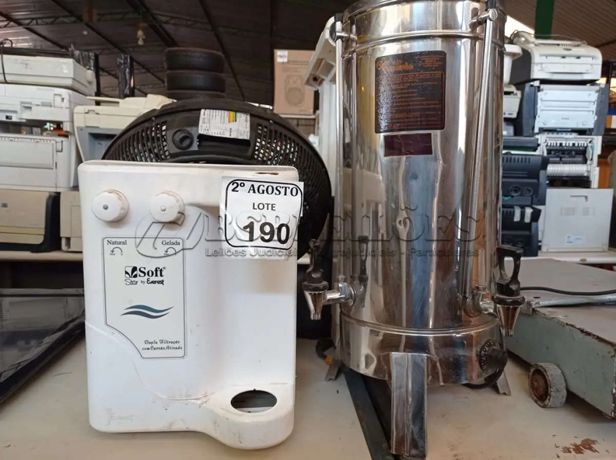 LOTE 190 - 01 PURIFICADOR DE ÁGUA, 01 VENTILADOR, 01 CAFETEIRA INOX E 01 LIXEIRA. (NO ESTADO) ATENÇÃO! FAZER A VISITAÇÃO ANTES DE ARREMATAR, NÃO SABEMOS SE FUNCIONA. LEILÃO NÃO TEM GARANTIA E NEM DEVOLUÇÃO, SUJEITO A POSSÍVEIS AVARIAS VISÍVEIS/OCULTAS E/OU AUSÊNCIA DE COMPONENTES.