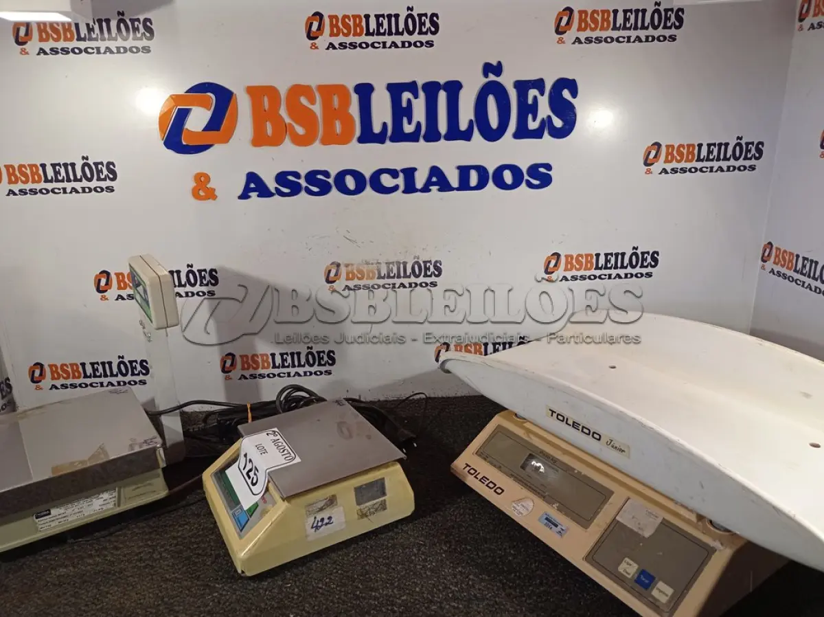 LOTE 125 - 03 BALANÇAS DIGITAIS, SENDO 01 PARA PESAR BEBÊS DE MARCAS E MODELOS DIVERSOS. (NO ESTADO) ATENÇÃO! FAZER A VISITAÇÃO ANTES DE ARREMATAR, NÃO SABEMOS SE FUNCIONA. LEILÃO NÃO TEM GARANTIA E NEM DEVOLUÇÃO, SUJEITO A POSSÍVEIS AVARIAS VISÍVEIS/OCULTAS E/OU AUSÊNCIA DE COMPONENTES.
