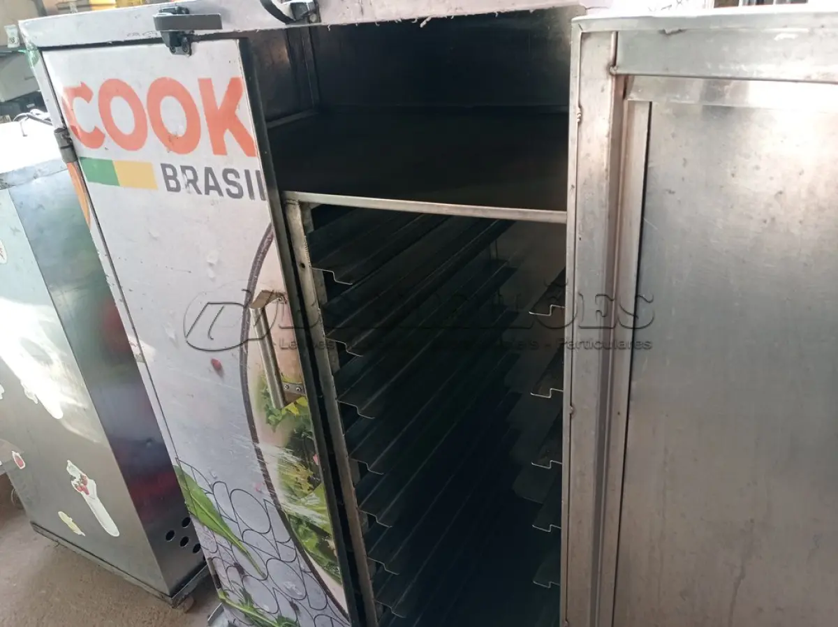 LOTE 255 - 01 CARRINHO PARA FRIOS EM INOX. (NO ESTADO) ATENÇÃO! FAZER A VISITAÇÃO ANTES DE ARREMATAR, NÃO SABEMOS SE FUNCIONA. LEILÃO NÃO TEM GARANTIA E NEM DEVOLUÇÃO, SUJEITO A POSSÍVEIS AVARIAS VISÍVEIS/OCULTAS E/OU AUSÊNCIA DE COMPONENTES.