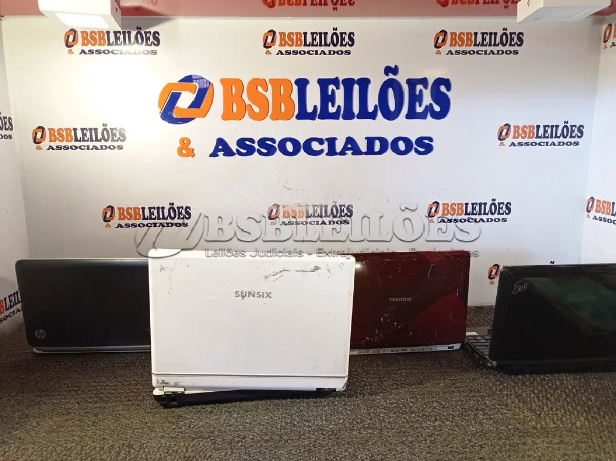 LOTE 010 - 03 NETBOOKS E 01 NOTEBOOK MARCAS E MODELOS DIVERSOS. (NO ESTADO) ATENÇÃO! FAZER A VISITAÇÃO ANTES DE ARREMATAR, NÃO SABEMOS SE FUNCIONA. LEILÃO NÃO TEM GARANTIA E NEM DEVOLUÇÃO, SUJEITO A POSSÍVEIS AVARIAS VISÍVEIS/OCULTAS E/OU AUSÊNCIA DE COMPONENTES.