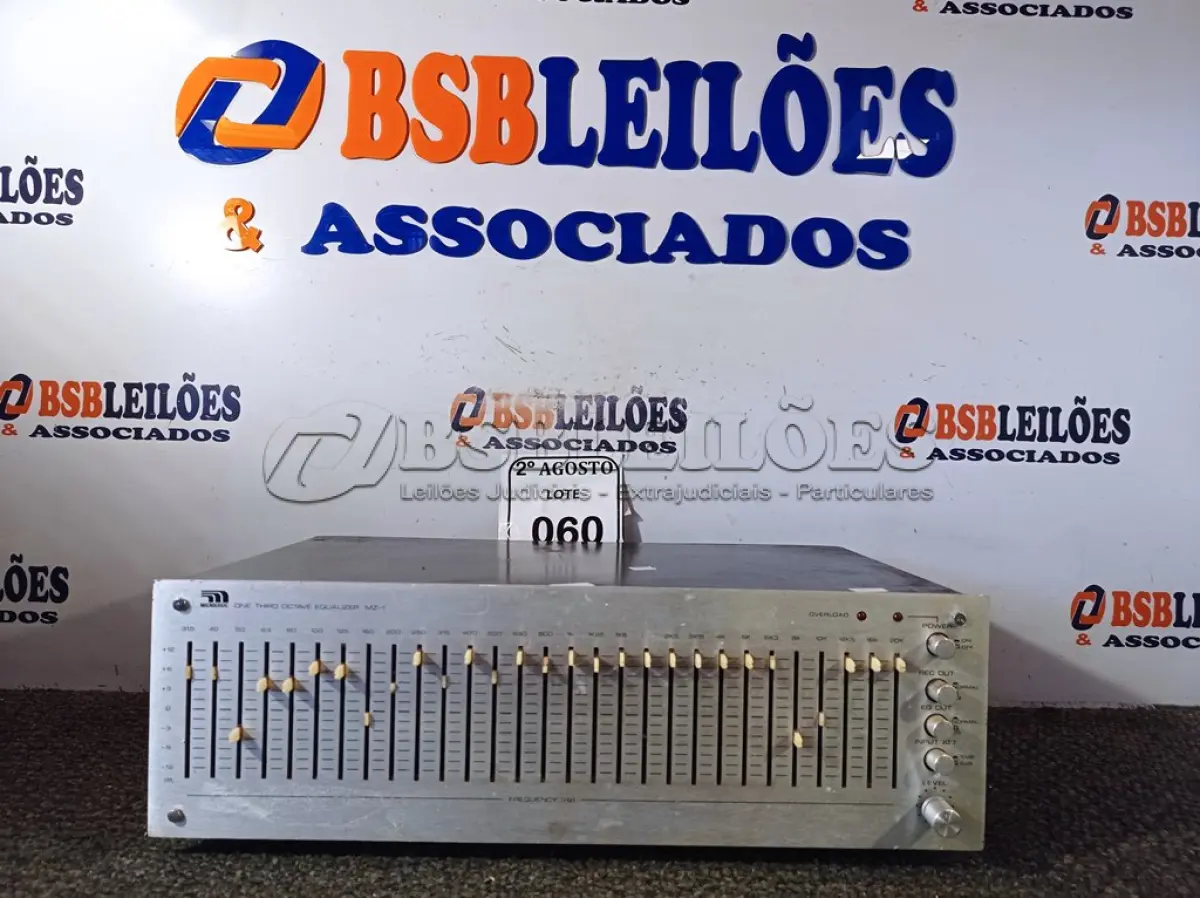LOTE 060 - 01 EQUALIZADOR MICROLOGIC MX-1. (NO ESTADO) ATENÇÃO! FAZER A VISITAÇÃO ANTES DE ARREMATAR, NÃO SABEMOS SE FUNCIONA. LEILÃO NÃO TEM GARANTIA E NEM DEVOLUÇÃO, SUJEITO A POSSÍVEIS AVARIAS VISÍVEIS/OCULTAS E/OU AUSÊNCIA DE COMPONENTES.