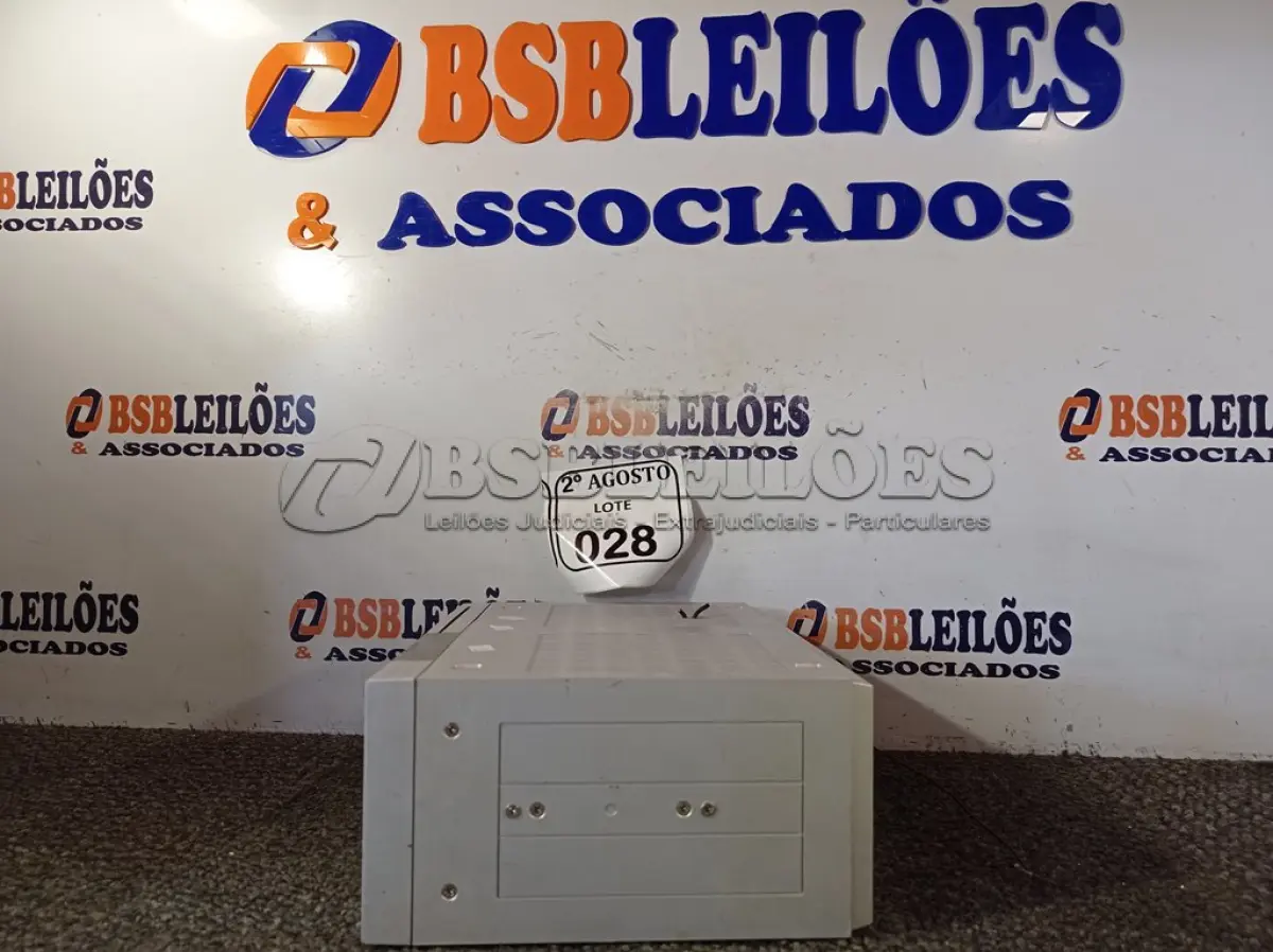 LOTE 028 - 01 TOCA FITAS AKAI MODELO PJ-43. (NO ESTADO) ATENÇÃO! FAZER A VISITAÇÃO ANTES DE ARREMATAR, NÃO SABEMOS SE FUNCIONA. LEILÃO NÃO TEM GARANTIA E NEM DEVOLUÇÃO, SUJEITO A POSSÍVEIS AVARIAS VISÍVEIS/OCULTAS E/OU AUSÊNCIA DE COMPONENTES.