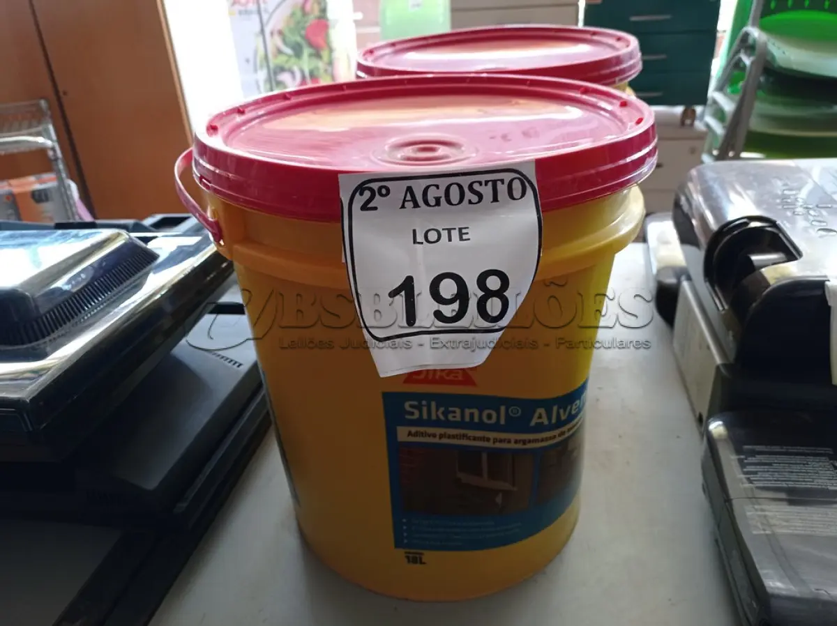 LOTE 198 - 02 BALDES DE SIKANOL ALVENARIA ADITIVO PLASTIFICANTE PARA ARGAMASSA DE ASSENTAMENTO E REBOCO, 18 LITROS CADA. (NO ESTADO) ATENÇÃO! FAZER A VISITAÇÃO ANTES DE ARREMATAR, NÃO SABEMOS SE FUNCIONA. LEILÃO NÃO TEM GARANTIA E NEM DEVOLUÇÃO, SUJEITO A POSSÍVEIS AVARIAS VISÍVEIS/OCULTAS E/OU AUSÊNCIA DE COMPONENTES.