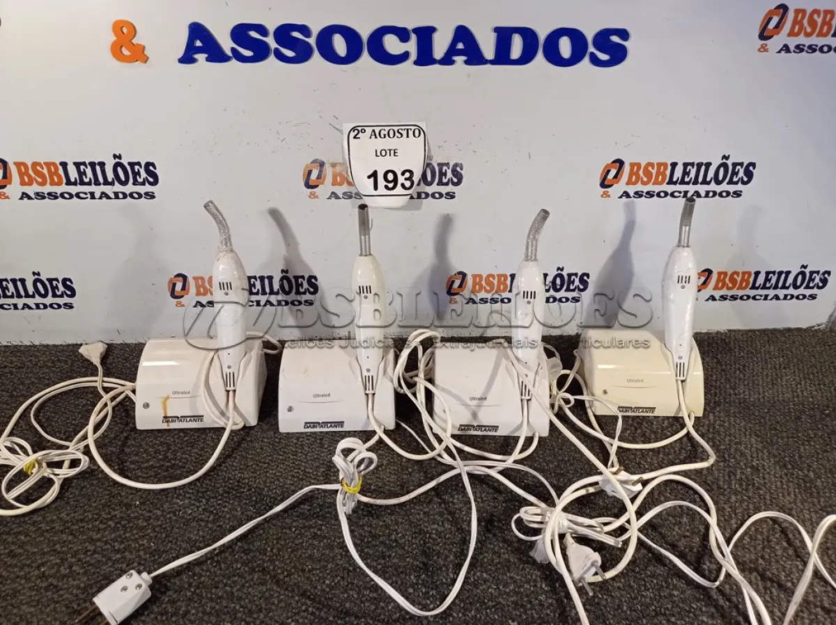 LOTE 193 - 04 APARELHOS PARA CLAREAMENTO DENTÁRIO MARCA DABIATLANTE. (NO ESTADO) ATENÇÃO! FAZER A VISITAÇÃO ANTES DE ARREMATAR, NÃO SABEMOS SE FUNCIONA. LEILÃO NÃO TEM GARANTIA E NEM DEVOLUÇÃO, SUJEITO A POSSÍVEIS AVARIAS VISÍVEIS/OCULTAS E/OU AUSÊNCIA DE COMPONENTES.