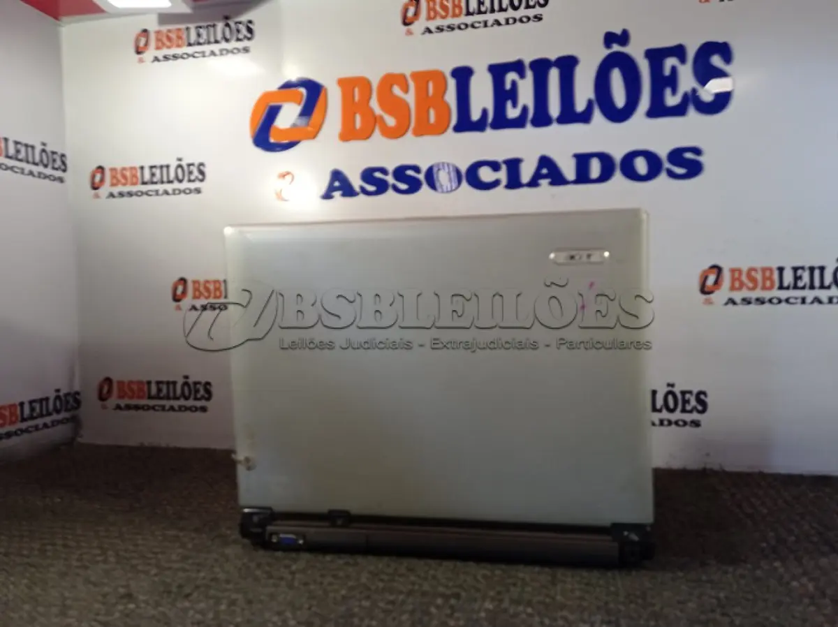 LOTE 011 - 01 NOTEBOOK MARCA ACER MODELO ASPIRE5000, SEM FONTE. (NO ESTADO) ATENÇÃO! FAZER A VISITAÇÃO ANTES DE ARREMATAR, NÃO SABEMOS SE FUNCIONA. LEILÃO NÃO TEM GARANTIA E NEM DEVOLUÇÃO, SUJEITO A POSSÍVEIS AVARIAS VISÍVEIS/OCULTAS E/OU AUSÊNCIA DE COMPONENTES.