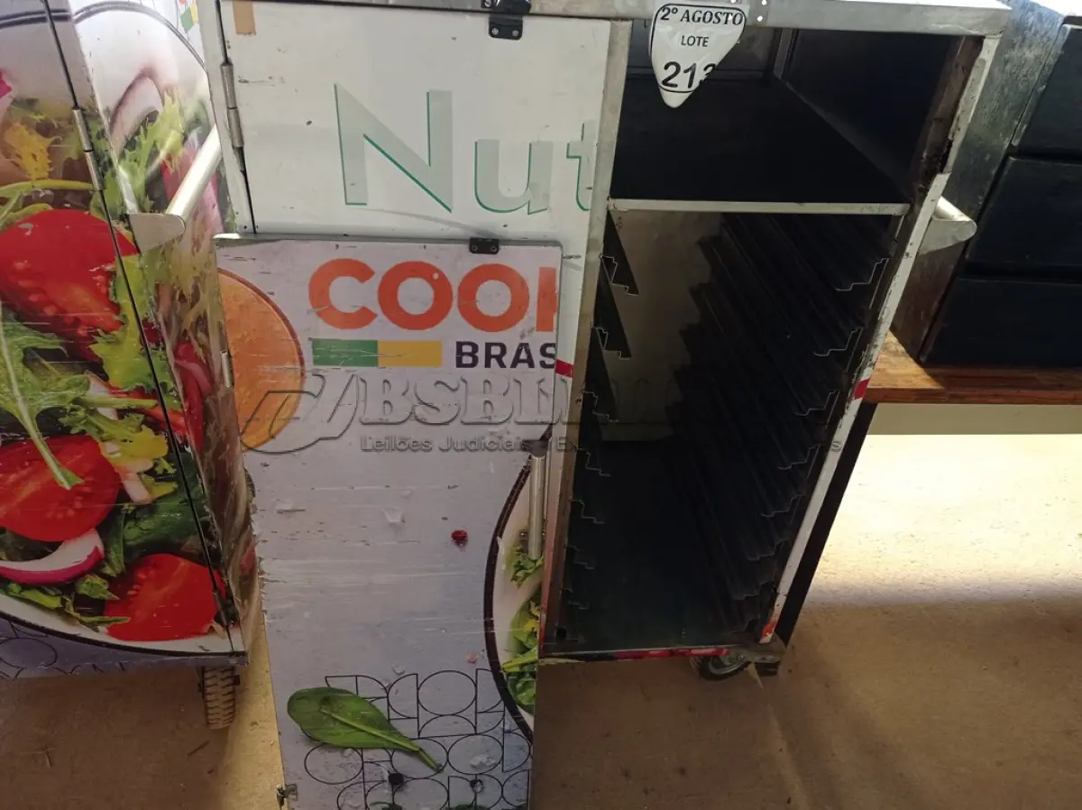 LOTE 213 - 01 CARRINHO PARA FRIOS EM INOX. (NO ESTADO) ATENÇÃO! FAZER A VISITAÇÃO ANTES DE ARREMATAR, NÃO SABEMOS SE FUNCIONA. LEILÃO NÃO TEM GARANTIA E NEM DEVOLUÇÃO, SUJEITO A POSSÍVEIS AVARIAS VISÍVEIS/OCULTAS E/OU AUSÊNCIA DE COMPONENTES.