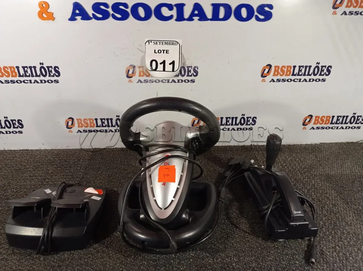 LOTE 011 - 01 KIT DE JOGO DE CORRIDA. (NO ESTADO) ATENÇÃO! FAZER A VISITAÇÃO ANTES DE ARREMATAR, NÃO SABEMOS SE FUNCIONA. LEILÃO NÃO TEM GARANTIA E NEM DEVOLUÇÃO, SUJEITO A POSSÍVEIS AVARIAS VISÍVEIS/OCULTAS E/OU AUSÊNCIA DE COMPONENTES.