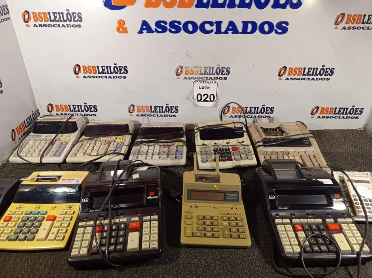 LOTE 020 - 01 LOTE COM CALCULADORAS MARCAS E MODELOS DIVERSOS. (NO ESTADO) ATENÇÃO! FAZER A VISITAÇÃO ANTES DE ARREMATAR, NÃO SABEMOS SE FUNCIONA. LEILÃO NÃO TEM GARANTIA E NEM DEVOLUÇÃO, SUJEITO A POSSÍVEIS AVARIAS VISÍVEIS/OCULTAS E/OU AUSÊNCIA DE COMPONENTES.
