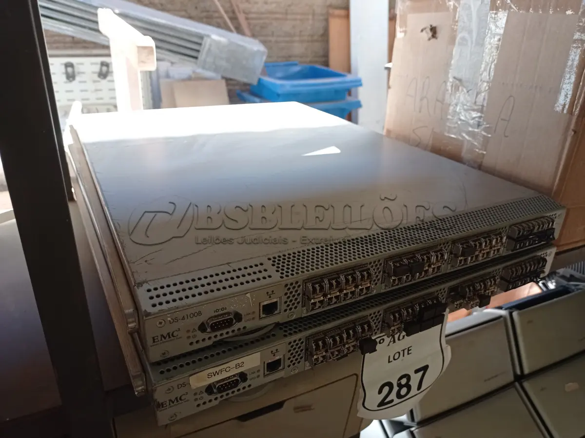 LOTE 287 - 02 SERVIDORES DA MARCA EMC MODELO DS4100B. (NO ESTADO) ATENÇÃO! FAZER A VISITAÇÃO ANTES DE ARREMATAR, NÃO SABEMOS SE FUNCIONA. LEILÃO NÃO TEM GARANTIA E NEM DEVOLUÇÃO, SUJEITO A POSSÍVEIS AVARIAS VISÍVEIS/OCULTAS E/OU AUSÊNCIA DE COMPONENTES.
