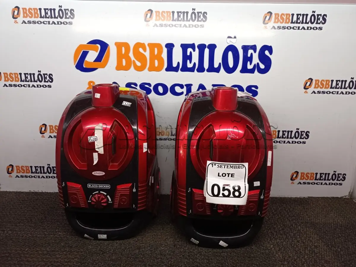 LOTE 058 - 02 ASPIRADORES DE PÓ MARCA BLACKDECKER 220V COM AVARIAS. (NO ESTADO) ATENÇÃO! FAZER A VISITAÇÃO ANTES DE ARREMATAR, NÃO SABEMOS SE FUNCIONA. LEILÃO NÃO TEM GARANTIA E NEM DEVOLUÇÃO, SUJEITO A POSSÍVEIS AVARIAS VISÍVEIS/OCULTAS E/OU AUSÊNCIA DE COMPONENTES.