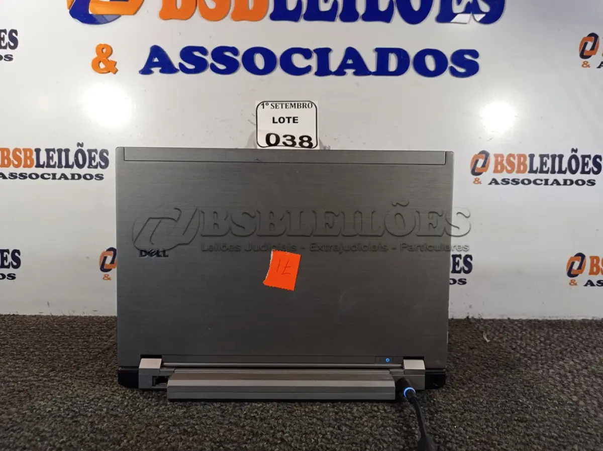 LOTE 038 - 01 NOTEBOOK MARCA DELL COM FONTE. (NO ESTADO) ATENÇÃO! FAZER A VISITAÇÃO ANTES DE ARREMATAR, NÃO SABEMOS SE FUNCIONA. LEILÃO NÃO TEM GARANTIA E NEM DEVOLUÇÃO, SUJEITO A POSSÍVEIS AVARIAS VISÍVEIS/OCULTAS E/OU AUSÊNCIA DE COMPONENTES.
