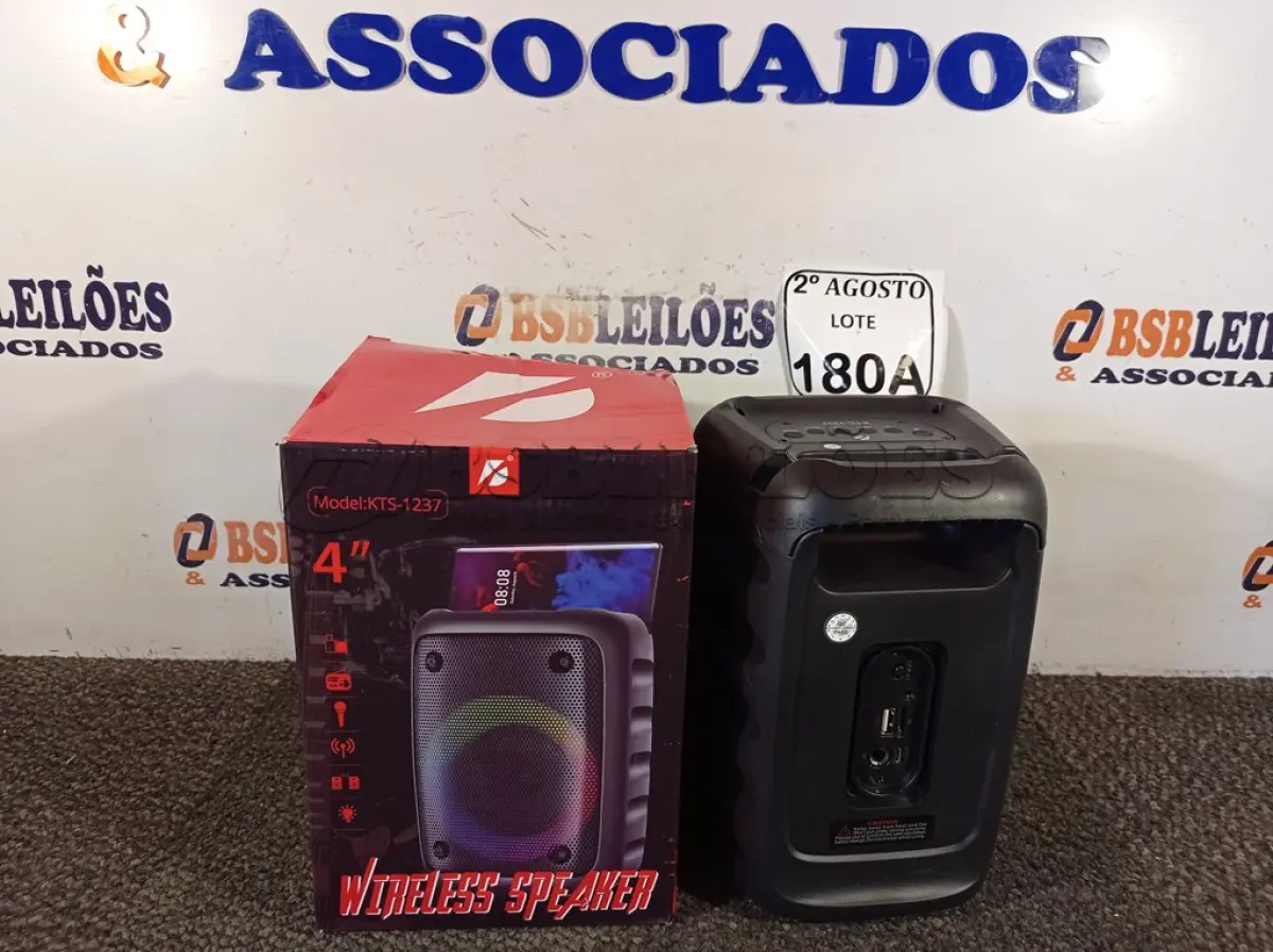 LOTE 180 - 01 CAIXA DE SOM BLUETOOTH 4”. (NO ESTADO) ATENÇÃO! FAZER A VISITAÇÃO ANTES DE ARREMATAR, NÃO SABEMOS SE FUNCIONA. LEILÃO NÃO TEM GARANTIA E NEM DEVOLUÇÃO, SUJEITO A POSSÍVEIS AVARIAS VISÍVEIS/OCULTAS E/OU AUSÊNCIA DE COMPONENTES.