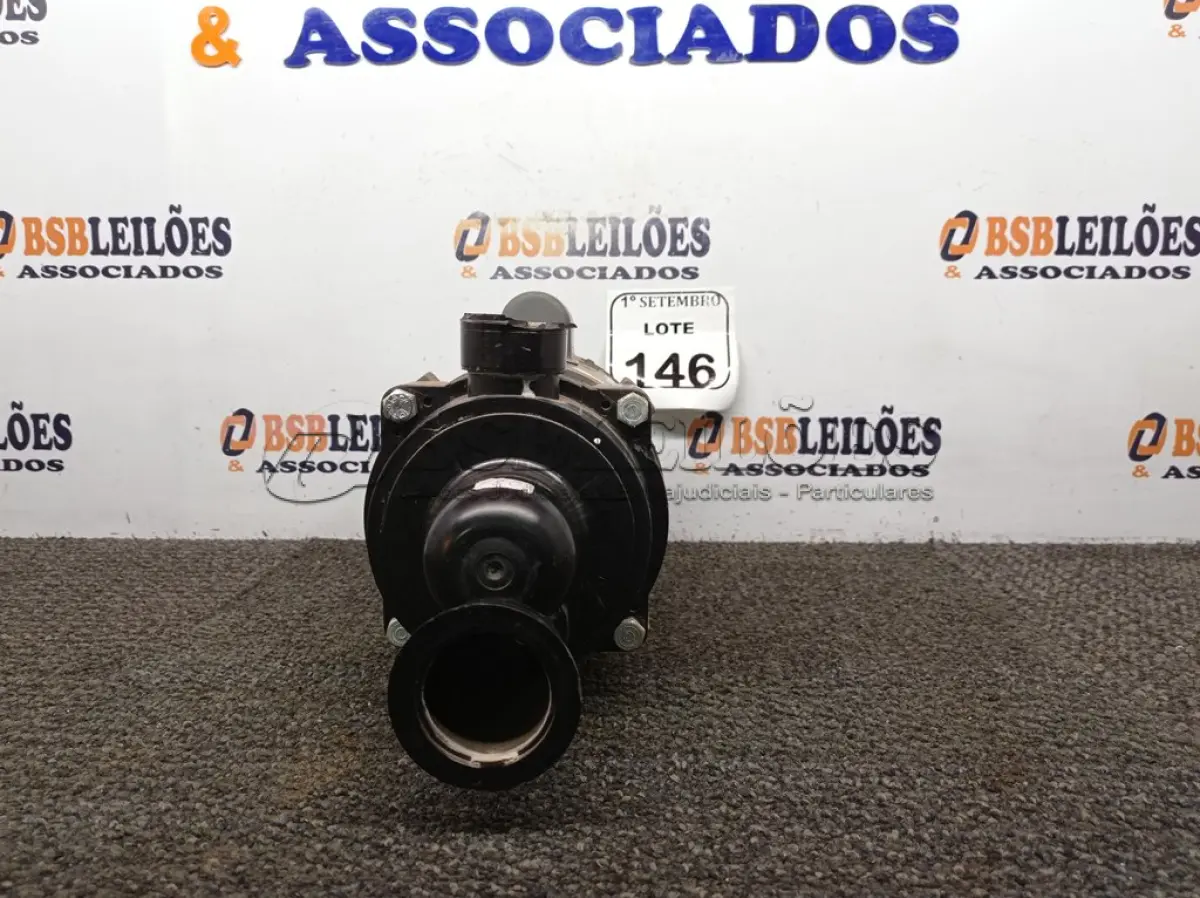 LOTE 146 - 01 MOTO BOMBA 1/2CV MONOFÁSICO. (NO ESTADO) ATENÇÃO! FAZER A VISITAÇÃO ANTES DE ARREMATAR, NÃO SABEMOS SE FUNCIONA. LEILÃO NÃO TEM GARANTIA E NEM DEVOLUÇÃO, SUJEITO A POSSÍVEIS AVARIAS VISÍVEIS/OCULTAS E/OU AUSÊNCIA DE COMPONENTES.