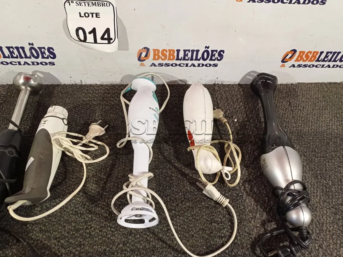 LOTE 014 - 06 MIXERS INCOMPLETOS DE MARCAS E MODELOS DIVERSOS COM AVARIAS. (NO ESTADO) ATENÇÃO! FAZER A VISITAÇÃO ANTES DE ARREMATAR, NÃO SABEMOS SE FUNCIONA. LEILÃO NÃO TEM GARANTIA E NEM DEVOLUÇÃO, SUJEITO A POSSÍVEIS AVARIAS VISÍVEIS/OCULTAS E/OU AUSÊNCIA DE COMPONENTES.
