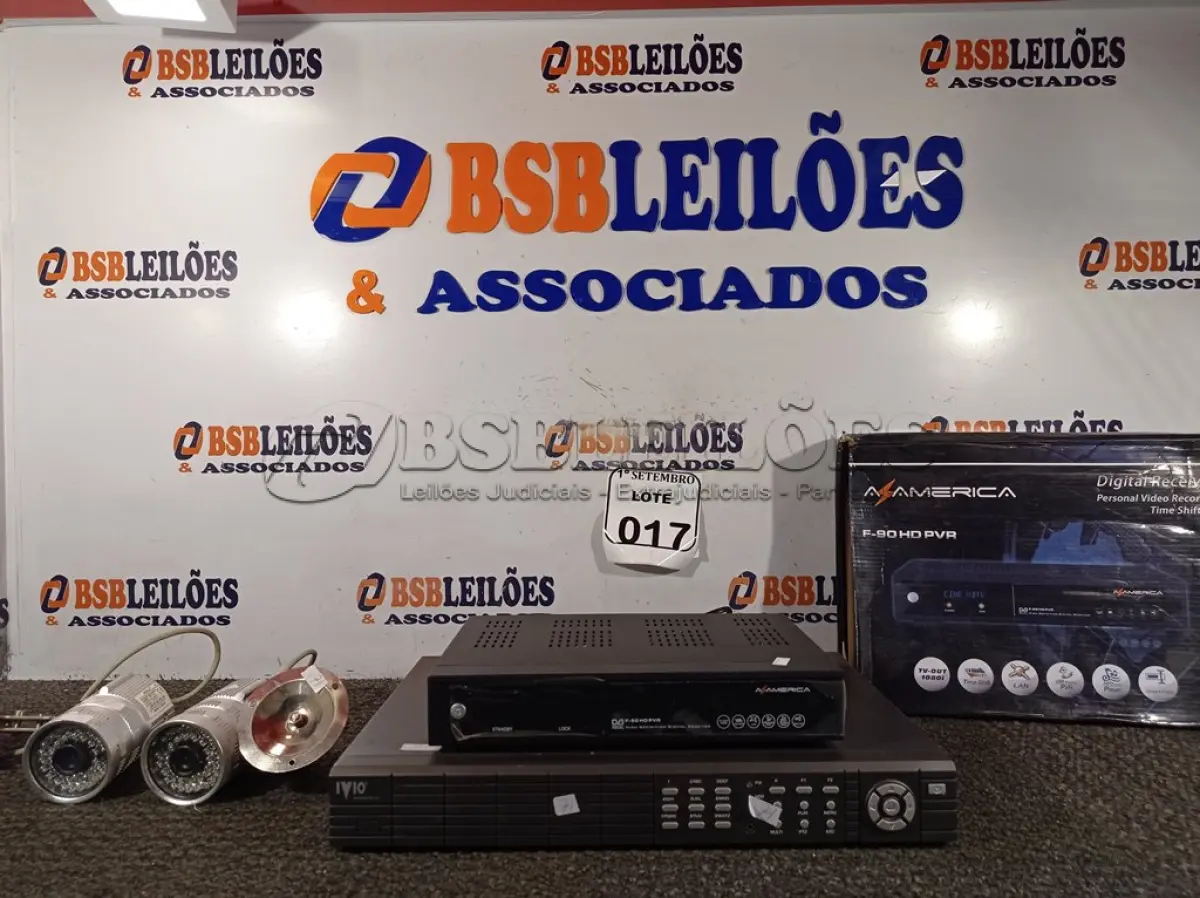 LOTE 017 -  02 DVRS E 03 CÂMERAS DE SEGURANÇA. (NO ESTADO) ATENÇÃO! FAZER A VISITAÇÃO ANTES DE ARREMATAR, NÃO SABEMOS SE FUNCIONA. LEILÃO NÃO TEM GARANTIA E NEM DEVOLUÇÃO, SUJEITO A POSSÍVEIS AVARIAS VISÍVEIS/OCULTAS E/OU AUSÊNCIA DE COMPONENTES.