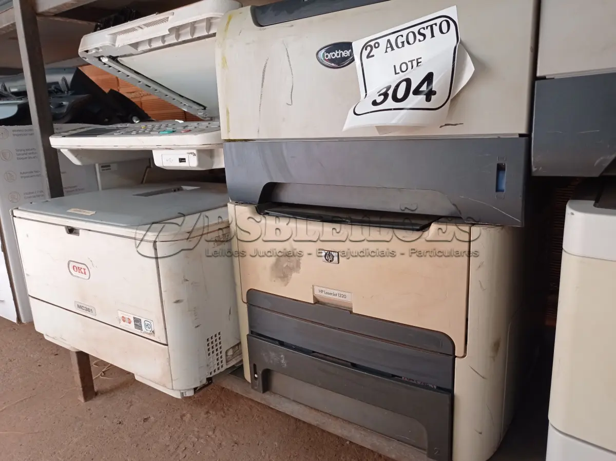 LOTE 304 - 05 IMPRESSORAS DE MARCAS E MODELOS DIVERSOS SENDO UMA OK. (NO ESTADO) ATENÇÃO! FAZER A VISITAÇÃO ANTES DE ARREMATAR, NÃO SABEMOS SE FUNCIONA. LEILÃO NÃO TEM GARANTIA E NEM DEVOLUÇÃO, SUJEITO A POSSÍVEIS AVARIAS VISÍVEIS/OCULTAS E/OU AUSÊNCIA DE COMPONENTES.