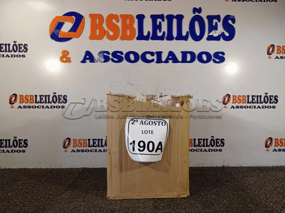 LOTE 190 - 01 CAIXA COM 12UNIDADES DE PU NA COR BRANCA. (NO ESTADO) ATENÇÃO! FAZER A VISITAÇÃO ANTES DE ARREMATAR, NÃO SABEMOS SE FUNCIONA. LEILÃO NÃO TEM GARANTIA E NEM DEVOLUÇÃO, SUJEITO A POSSÍVEIS AVARIAS VISÍVEIS/OCULTAS E/OU AUSÊNCIA DE COMPONENTES.