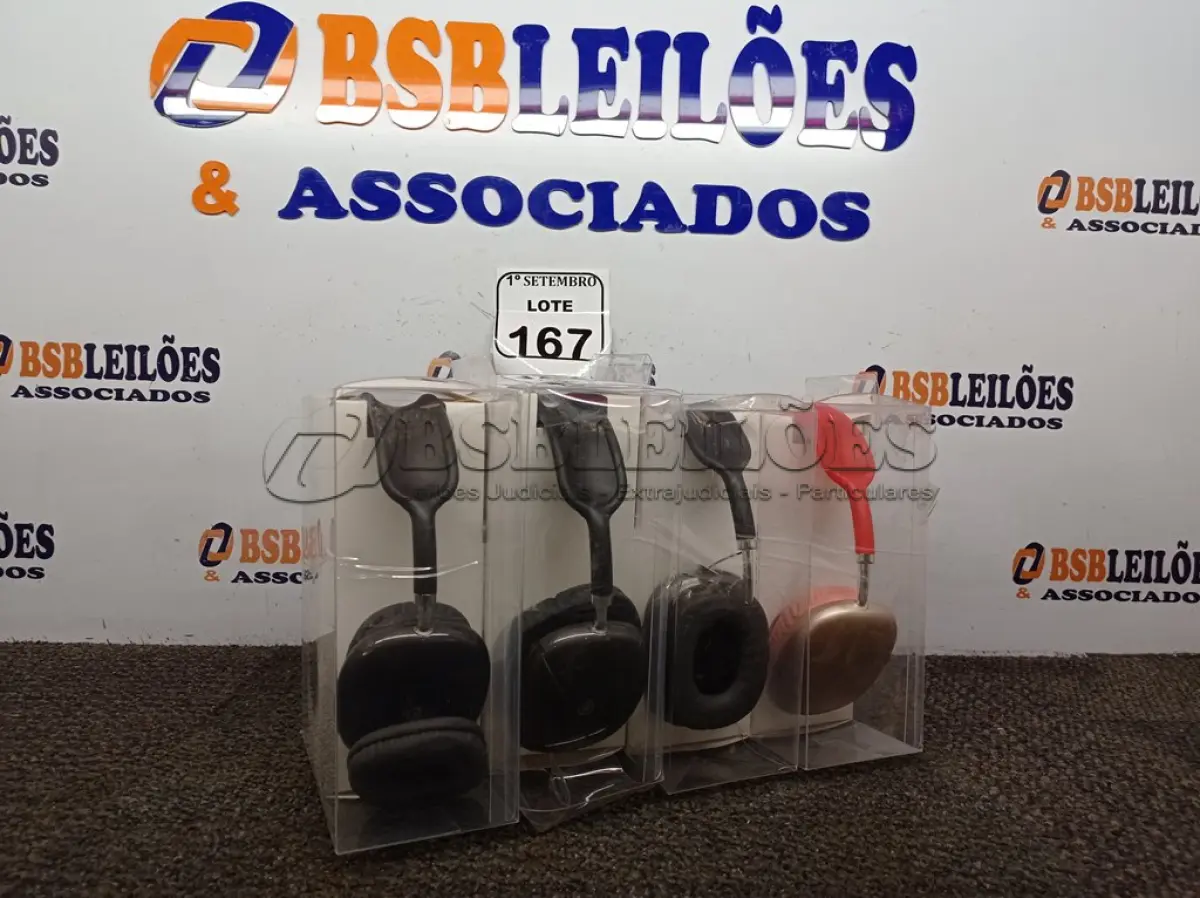 LOTE 167 - 04 HEADPHONES. (NO ESTADO) ATENÇÃO! FAZER A VISITAÇÃO ANTES DE ARREMATAR, NÃO SABEMOS SE FUNCIONA. LEILÃO NÃO TEM GARANTIA E NEM DEVOLUÇÃO, SUJEITO A POSSÍVEIS AVARIAS VISÍVEIS/OCULTAS E/OU AUSÊNCIA DE COMPONENTES.