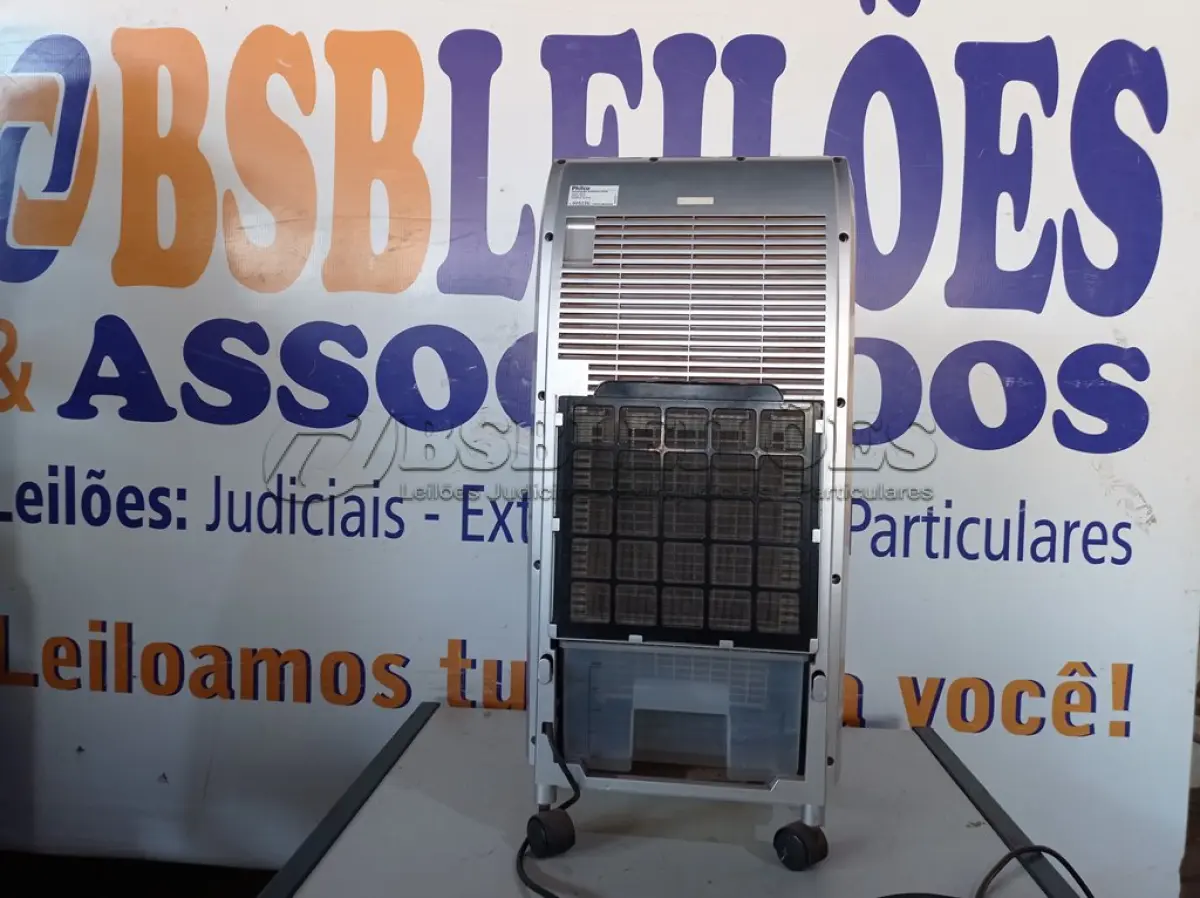 LOTE 136 - 01 CLIMATIZADOR MARCA PHILCO 220V. (NO ESTADO) ATENÇÃO! FAZER A VISITAÇÃO ANTES DE ARREMATAR, NÃO SABEMOS SE FUNCIONA. LEILÃO NÃO TEM GARANTIA E NEM DEVOLUÇÃO, SUJEITO A POSSÍVEIS AVARIAS VISÍVEIS/OCULTAS E/OU AUSÊNCIA DE COMPONENTES.