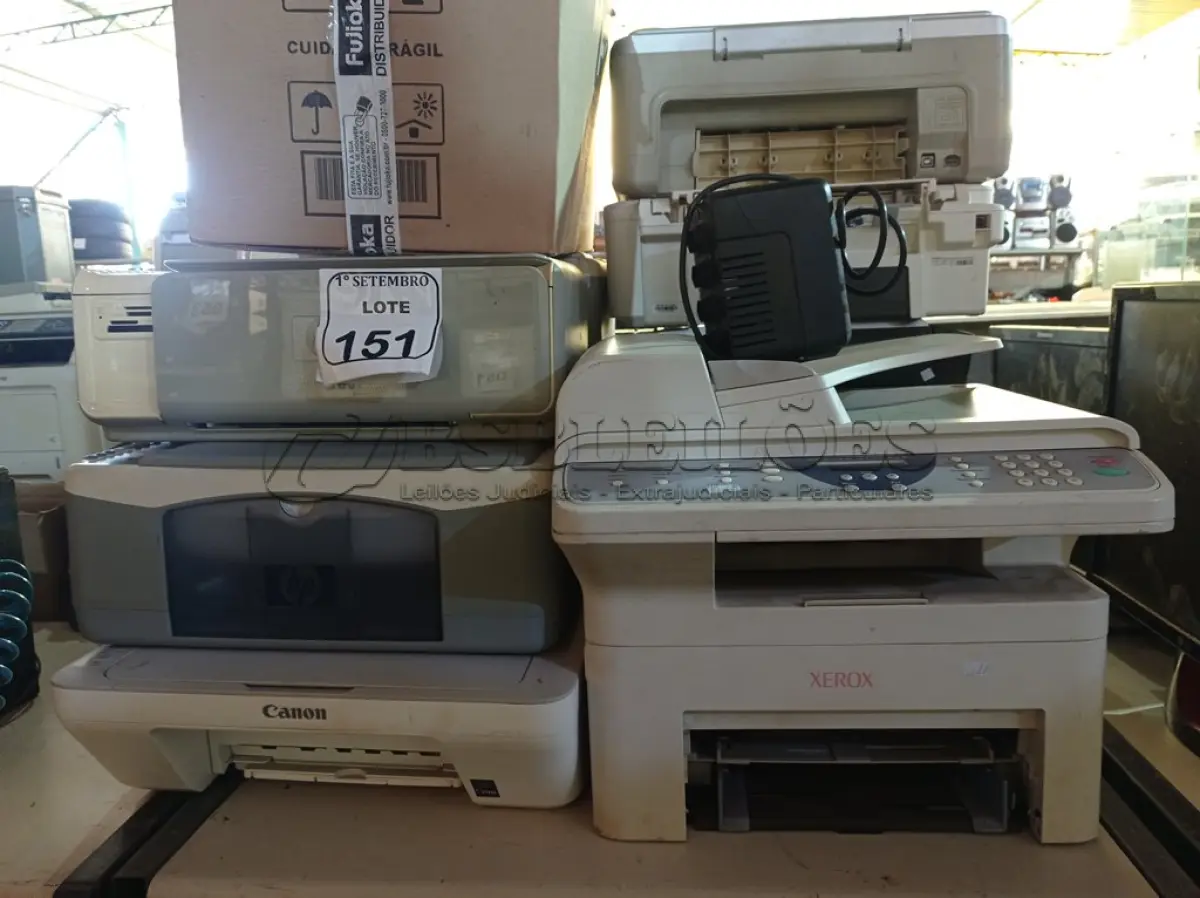 LOTE 151 - 13 IMPRESSORAS MARCAS E MODELOS DIVERSOS, 01 ESTABILIZADOR E DIVERSOS TONERS. (NO ESTADO) ATENÇÃO! FAZER A VISITAÇÃO ANTES DE ARREMATAR, NÃO SABEMOS SE FUNCIONA. LEILÃO NÃO TEM GARANTIA E NEM DEVOLUÇÃO, SUJEITO A POSSÍVEIS AVARIAS VISÍVEIS/OCULTAS E/OU AUSÊNCIA DE COMPONENTES.