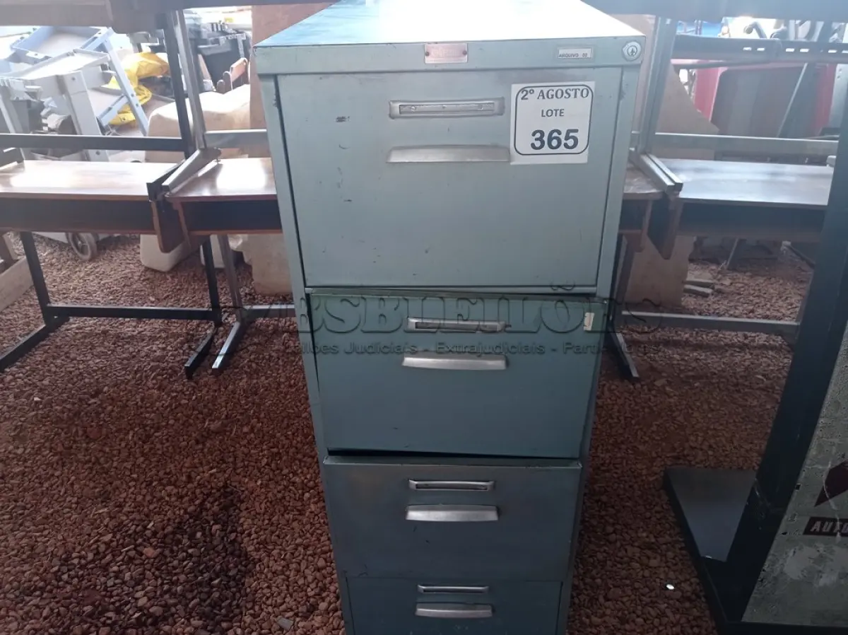 LOTE 365 - 01 ARQUIVO EM AÇO COM 4 GAVETAS. (NO ESTADO) ATENÇÃO! FAZER A VISITAÇÃO ANTES DE ARREMATAR, NÃO SABEMOS SE FUNCIONA. LEILÃO NÃO TEM GARANTIA E NEM DEVOLUÇÃO, SUJEITO A POSSÍVEIS AVARIAS VISÍVEIS/OCULTAS E/OU AUSÊNCIA DE COMPONENTES.