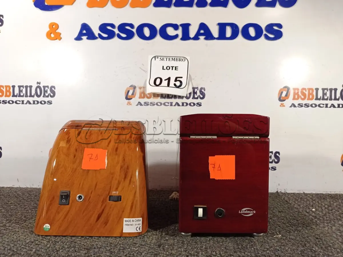 LOTE 015 - 02 ÓCULOS DE REALIDADE VIRTUAL MARCAS E MODELOS DIVERSOS, 01 RELÓGIO SPEEDO E 02 PORTA RELÓGIOS MARCAS E MODELOS DIVERSOS. (NO ESTADO) ATENÇÃO! FAZER A VISITAÇÃO ANTES DE ARREMATAR, NÃO SABEMOS SE FUNCIONA. LEILÃO NÃO TEM GARANTIA E NEM DEVOLUÇÃO, SUJEITO A POSSÍVEIS AVARIAS VISÍVEIS/OCULTAS E/OU AUSÊNCIA DE COMPONENTES.
