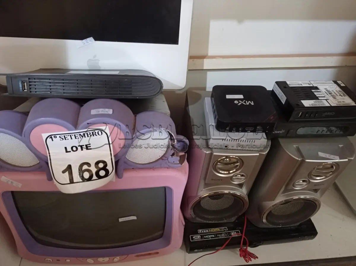 LOTE 168 - 01 TV DE TUBO, 02 CAIXAS DE SOM, 01 MONITOR IMAC E DIVERSOS ELETRÔNICOS PARA A RETIRADA DE PEÇAS. (NO ESTADO) ATENÇÃO! FAZER A VISITAÇÃO ANTES DE ARREMATAR, NÃO SABEMOS SE FUNCIONA. LEILÃO NÃO TEM GARANTIA E NEM DEVOLUÇÃO, SUJEITO A POSSÍVEIS AVARIAS VISÍVEIS/OCULTAS E/OU AUSÊNCIA DE COMPONENTES.