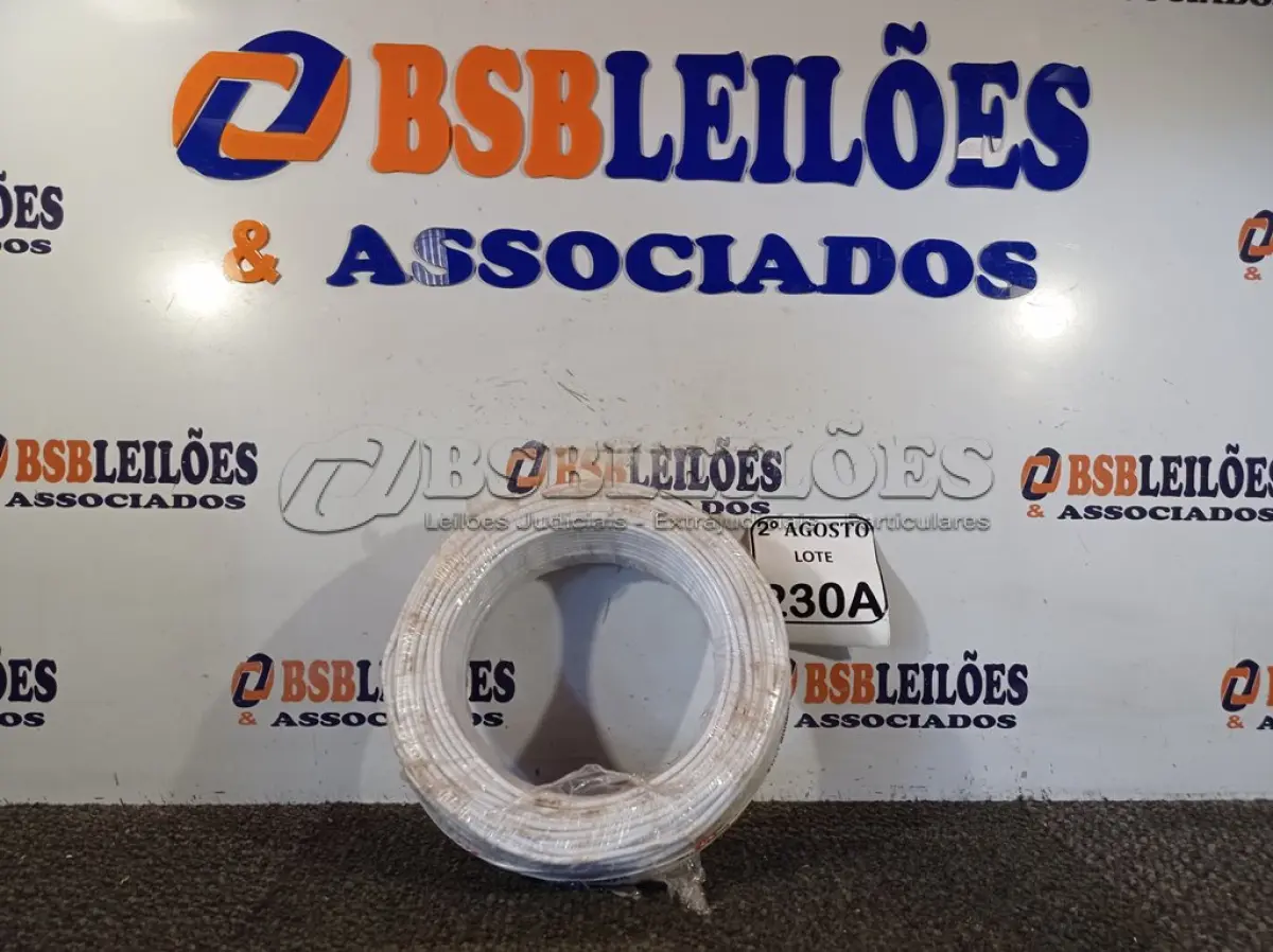 LOTE 230 - 01 ROLO DE FIO FLEXÍVEL 1X4,00MM NA COR BRANCO. (NO ESTADO) ATENÇÃO! FAZER A VISITAÇÃO ANTES DE ARREMATAR, NÃO SABEMOS SE FUNCIONA. LEILÃO NÃO TEM GARANTIA E NEM DEVOLUÇÃO, SUJEITO A POSSÍVEIS AVARIAS VISÍVEIS/OCULTAS E/OU AUSÊNCIA DE COMPONENTES.
