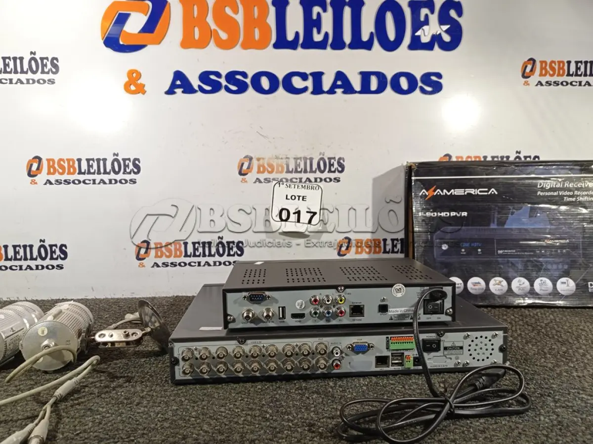 LOTE 017 -  02 DVRS E 03 CÂMERAS DE SEGURANÇA. (NO ESTADO) ATENÇÃO! FAZER A VISITAÇÃO ANTES DE ARREMATAR, NÃO SABEMOS SE FUNCIONA. LEILÃO NÃO TEM GARANTIA E NEM DEVOLUÇÃO, SUJEITO A POSSÍVEIS AVARIAS VISÍVEIS/OCULTAS E/OU AUSÊNCIA DE COMPONENTES.
