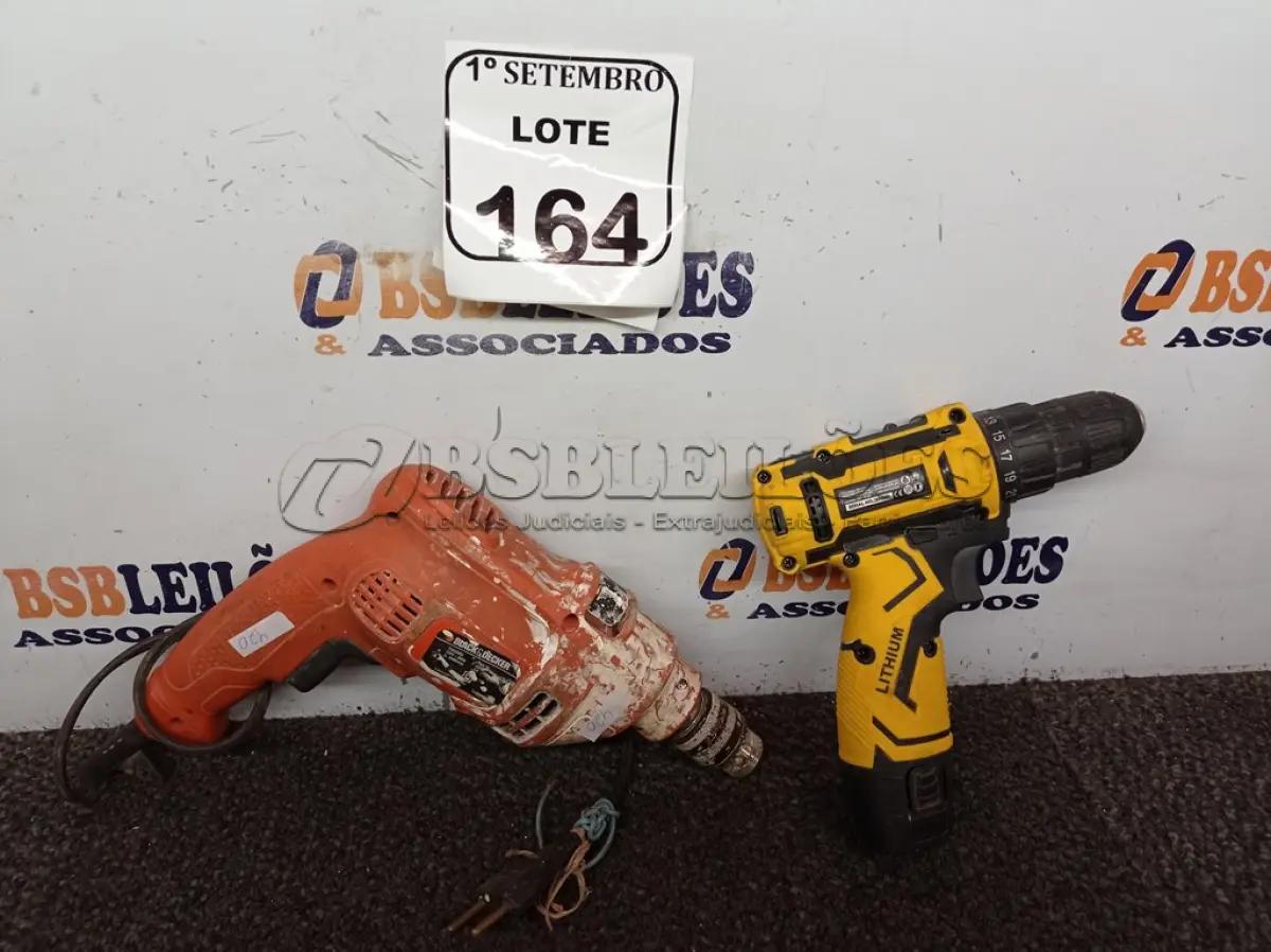 LOTE 164 - 01 FURADEIRA, 01 PARAFUSADEIRA. (NO ESTADO) ATENÇÃO! FAZER A VISITAÇÃO ANTES DE ARREMATAR, NÃO SABEMOS SE FUNCIONA. LEILÃO NÃO TEM GARANTIA E NEM DEVOLUÇÃO, SUJEITO A POSSÍVEIS AVARIAS VISÍVEIS/OCULTAS E/OU AUSÊNCIA DE COMPONENTES.