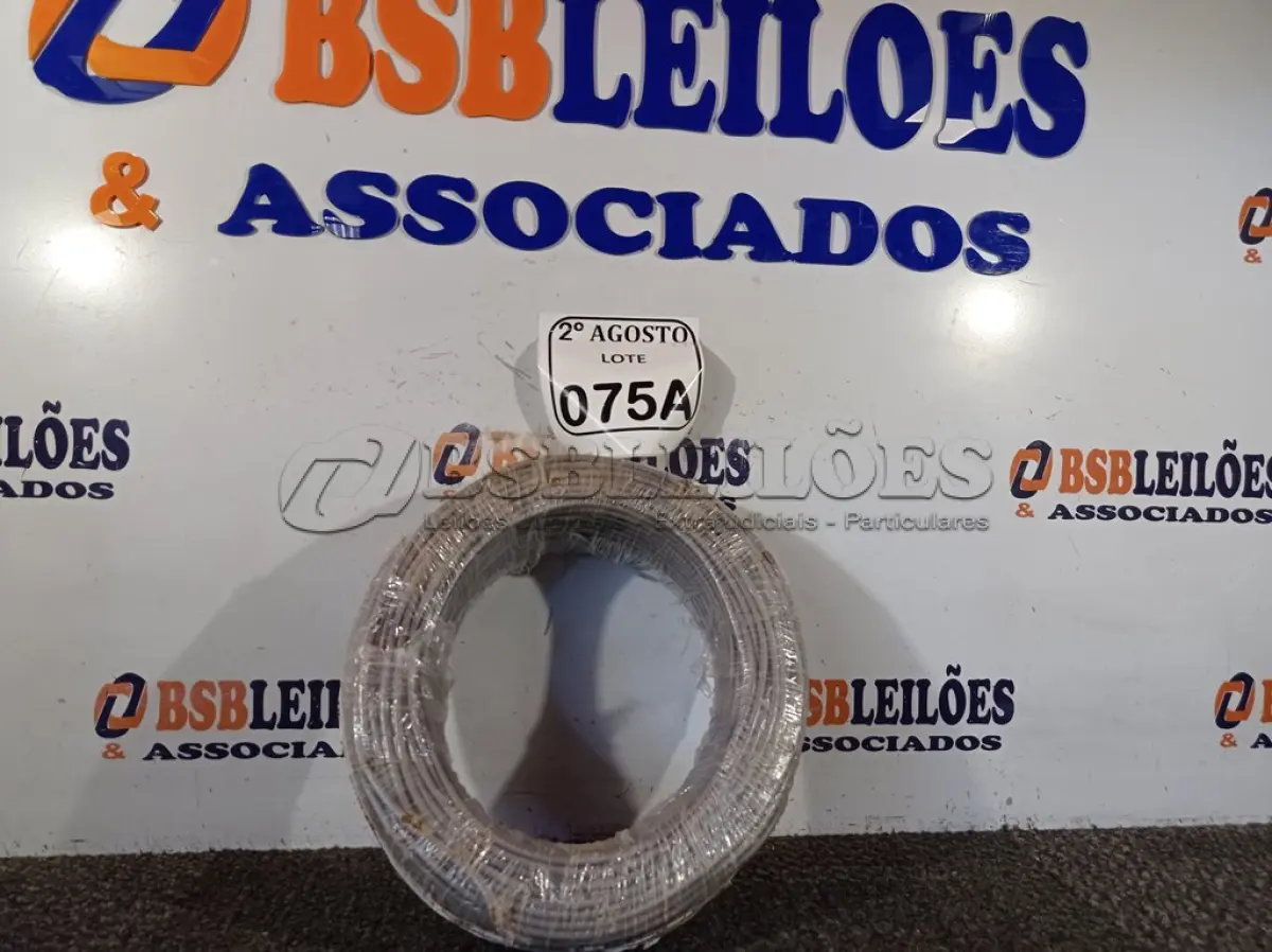 LOTE 075 - 01 ROLO DE FIO FLEXÍVEL 1X4,00MM NA COR CINZA. (NO ESTADO) ATENÇÃO! FAZER A VISITAÇÃO ANTES DE ARREMATAR, NÃO SABEMOS SE FUNCIONA. LEILÃO NÃO TEM GARANTIA E NEM DEVOLUÇÃO, SUJEITO A POSSÍVEIS AVARIAS VISÍVEIS/OCULTAS E/OU AUSÊNCIA DE COMPONENTES.