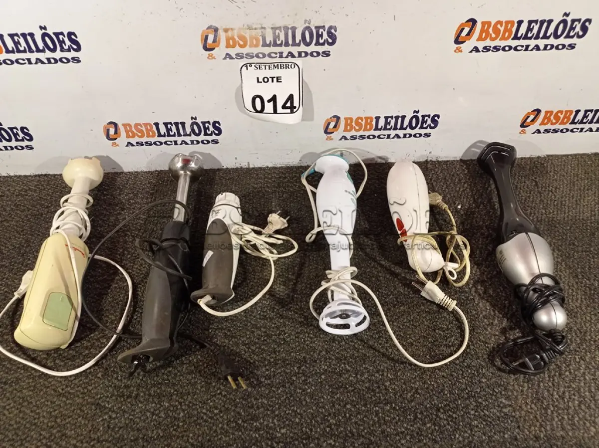 LOTE 014 - 06 MIXERS INCOMPLETOS DE MARCAS E MODELOS DIVERSOS COM AVARIAS. (NO ESTADO) ATENÇÃO! FAZER A VISITAÇÃO ANTES DE ARREMATAR, NÃO SABEMOS SE FUNCIONA. LEILÃO NÃO TEM GARANTIA E NEM DEVOLUÇÃO, SUJEITO A POSSÍVEIS AVARIAS VISÍVEIS/OCULTAS E/OU AUSÊNCIA DE COMPONENTES.