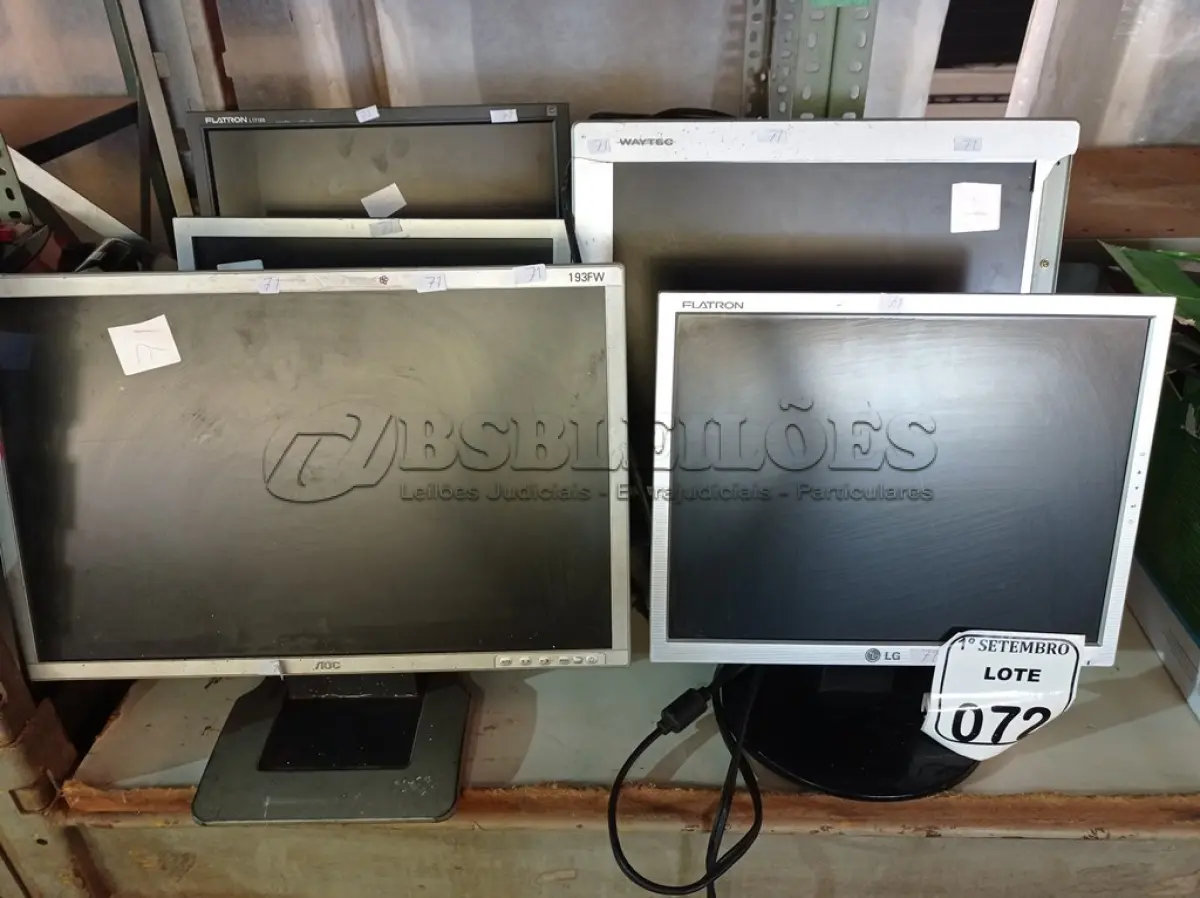 LOTE 072 - 06 MONITORES LCD MARCAS E MODELOS DIVERSOS PARA A RETIRADA DE PEÇAS. (NO ESTADO) ATENÇÃO! FAZER A VISITAÇÃO ANTES DE ARREMATAR, NÃO SABEMOS SE FUNCIONA. LEILÃO NÃO TEM GARANTIA E NEM DEVOLUÇÃO, SUJEITO A POSSÍVEIS AVARIAS VISÍVEIS/OCULTAS E/OU AUSÊNCIA DE COMPONENTES.