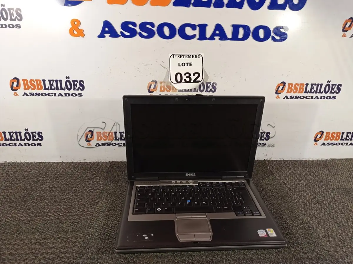 LOTE 032 - 01 NOTEBOOK MARCA DELL SEM FONTE. (NO ESTADO) ATENÇÃO! FAZER A VISITAÇÃO ANTES DE ARREMATAR, NÃO SABEMOS SE FUNCIONA. LEILÃO NÃO TEM GARANTIA E NEM DEVOLUÇÃO, SUJEITO A POSSÍVEIS AVARIAS VISÍVEIS/OCULTAS E/OU AUSÊNCIA DE COMPONENTES.