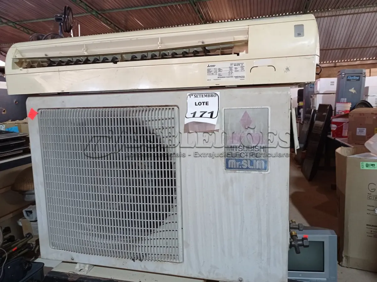 LOTE 171 - 01 CONDENSADORA, 01 EVAPORADORA AMBAS MARCA MITSUBISH. (NO ESTADO) ATENÇÃO! FAZER A VISITAÇÃO ANTES DE ARREMATAR, NÃO SABEMOS SE FUNCIONA. LEILÃO NÃO TEM GARANTIA E NEM DEVOLUÇÃO, SUJEITO A POSSÍVEIS AVARIAS VISÍVEIS/OCULTAS E/OU AUSÊNCIA DE COMPONENTES.