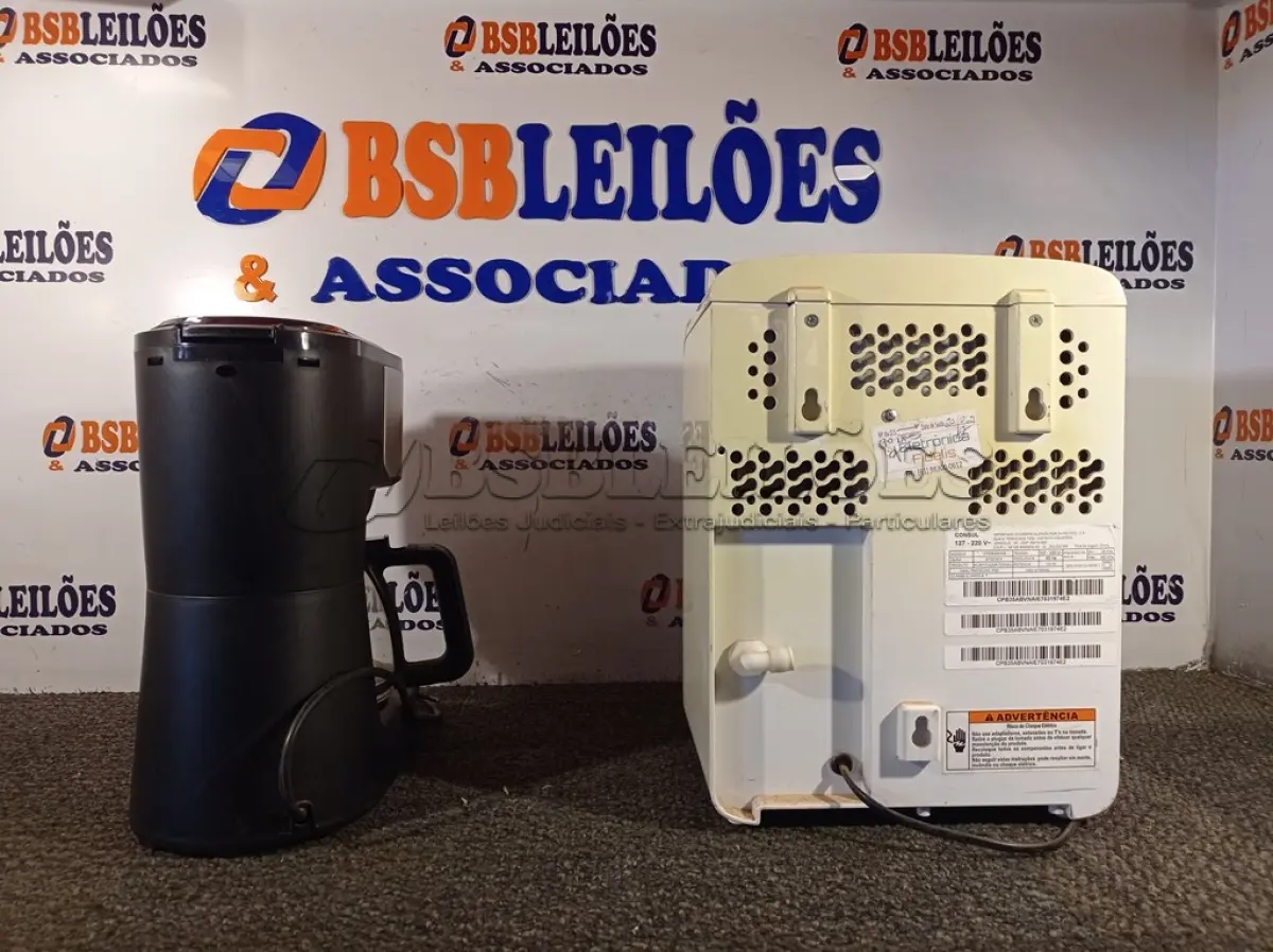 LOTE 030 - 01 PURIFICADOR DE ÁGUA 220V, E 01 CAFETEIRA OSTER 220V. (NO ESTADO) ATENÇÃO! FAZER A VISITAÇÃO ANTES DE ARREMATAR, NÃO SABEMOS SE FUNCIONA. LEILÃO NÃO TEM GARANTIA E NEM DEVOLUÇÃO, SUJEITO A POSSÍVEIS AVARIAS VISÍVEIS/OCULTAS E/OU AUSÊNCIA DE COMPONENTES.