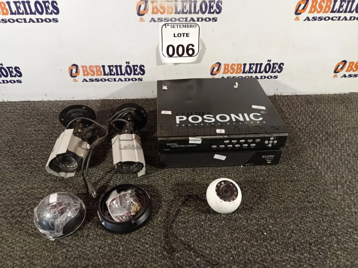 LOTE 006 - 02 DVRS MARCAS E MODELOS DIVERSOS, 04 CÂMERAS DE SEGURANÇA DIVERSAS. (NO ESTADO) ATENÇÃO! FAZER A VISITAÇÃO ANTES DE ARREMATAR, NÃO SABEMOS SE FUNCIONA. LEILÃO NÃO TEM GARANTIA E NEM DEVOLUÇÃO, SUJEITO A POSSÍVEIS AVARIAS VISÍVEIS/OCULTAS E/OU AUSÊNCIA DE COMPONENTES.
