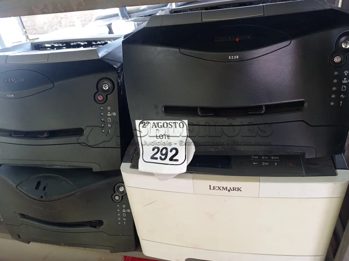 LOTE 292 - 04 IMPRESSORAS LEXMAX. (NO ESTADO) ATENÇÃO! FAZER A VISITAÇÃO ANTES DE ARREMATAR, NÃO SABEMOS SE FUNCIONA. LEILÃO NÃO TEM GARANTIA E NEM DEVOLUÇÃO, SUJEITO A POSSÍVEIS AVARIAS VISÍVEIS/OCULTAS E/OU AUSÊNCIA DE COMPONENTES.