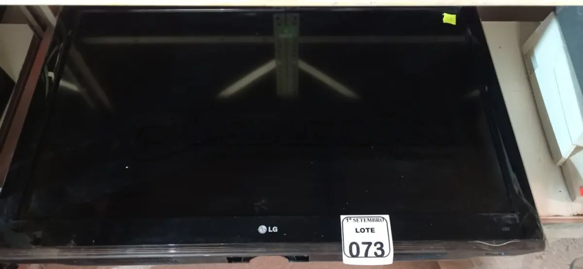 LOTE 073 - 01 TV MARCA LG MODELO 47LH45ED 47 POLEGADAS. (NO ESTADO) ATENÇÃO! FAZER A VISITAÇÃO ANTES DE ARREMATAR, NÃO SABEMOS SE FUNCIONA. LEILÃO NÃO TEM GARANTIA E NEM DEVOLUÇÃO, SUJEITO A POSSÍVEIS AVARIAS VISÍVEIS/OCULTAS E/OU AUSÊNCIA DE COMPONENTES.
