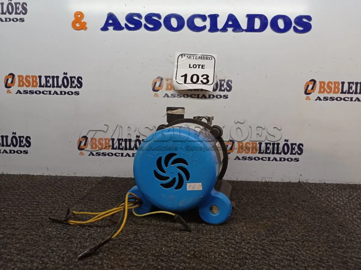 LOTE 103 - 01 MOTO BOMBA 1/2CV MONOFÁSICO. (NO ESTADO) ATENÇÃO! FAZER A VISITAÇÃO ANTES DE ARREMATAR, NÃO SABEMOS SE FUNCIONA. LEILÃO NÃO TEM GARANTIA E NEM DEVOLUÇÃO, SUJEITO A POSSÍVEIS AVARIAS VISÍVEIS/OCULTAS E/OU AUSÊNCIA DE COMPONENTES.