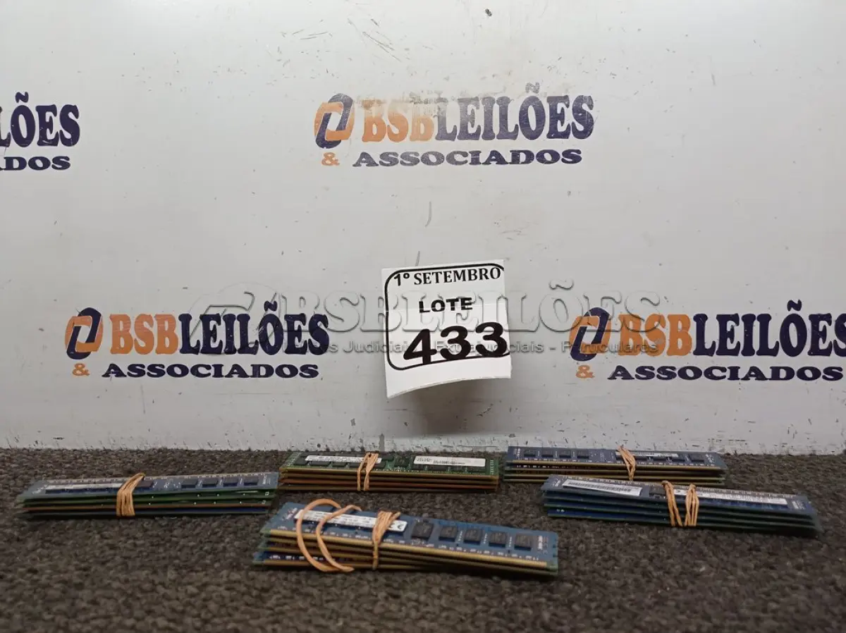 LOTE 433 - 01 LOTE COM DIVERSAS MEMÓRIAS. (NO ESTADO) ATENÇÃO! FAZER A VISITAÇÃO ANTES DE ARREMATAR, NÃO SABEMOS SE FUNCIONA. LEILÃO NÃO TEM GARANTIA E NEM DEVOLUÇÃO, SUJEITO A POSSÍVEIS AVARIAS VISÍVEIS/OCULTAS E/OU AUSÊNCIA DE COMPONENTES.