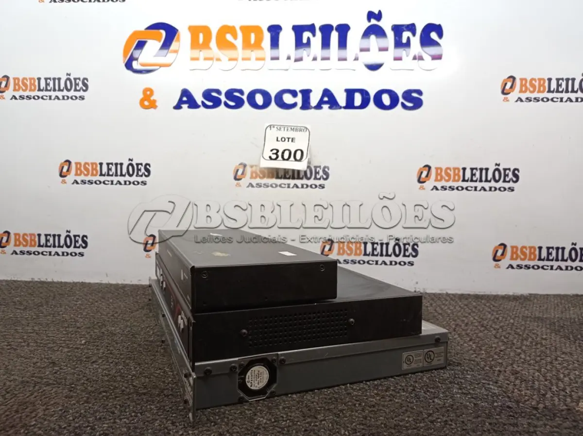 LOTE 300 - 01 AMPLIFICADOR, 01 MIXER DE SOM E 01 DISTRIBUIDOR DE SINAL. (NO ESTADO) ATENÇÃO! FAZER A VISITAÇÃO ANTES DE ARREMATAR, NÃO SABEMOS SE FUNCIONA. LEILÃO NÃO TEM GARANTIA E NEM DEVOLUÇÃO, SUJEITO A POSSÍVEIS AVARIAS VISÍVEIS/OCULTAS E/OU AUSÊNCIA DE COMPONENTES.