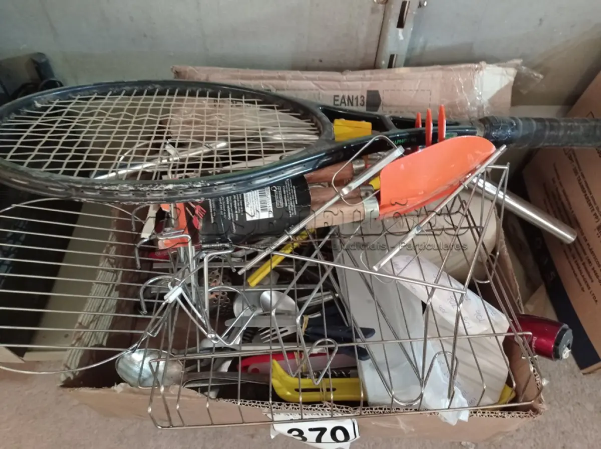 LOTE 370 - 01 LOTE COM UTENSÍLIOS DIVERSOS PARA COZINHA E MATÉRIAS. (NO ESTADO) ATENÇÃO! FAZER A VISITAÇÃO ANTES DE ARREMATAR, NÃO SABEMOS SE FUNCIONA. LEILÃO NÃO TEM GARANTIA E NEM DEVOLUÇÃO, SUJEITO A POSSÍVEIS AVARIAS VISÍVEIS/OCULTAS E/OU AUSÊNCIA DE COMPONENTES.