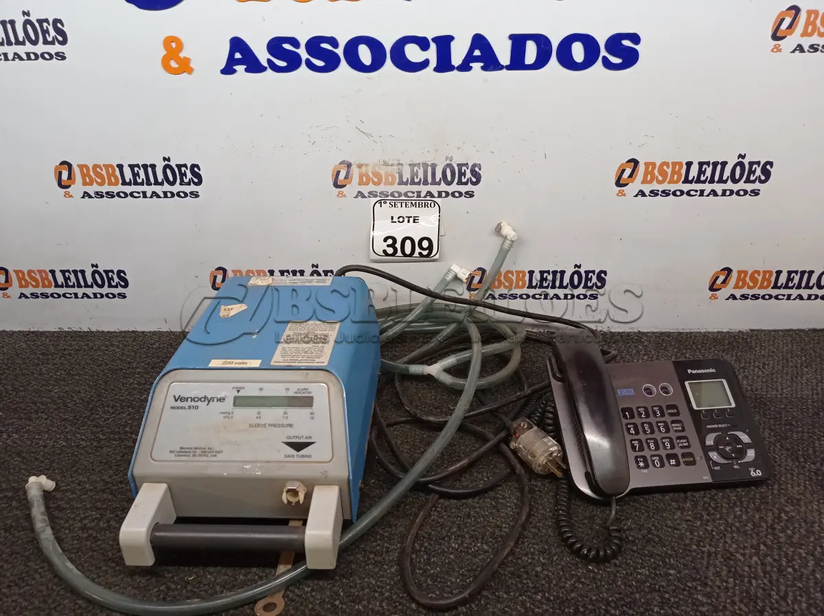 LOTE 309 - 01 COMPRESSOR VASCULAR E 01 APARELHO DE TELEFONE. (NO ESTADO) ATENÇÃO! FAZER A VISITAÇÃO ANTES DE ARREMATAR, NÃO SABEMOS SE FUNCIONA. LEILÃO NÃO TEM GARANTIA E NEM DEVOLUÇÃO, SUJEITO A POSSÍVEIS AVARIAS VISÍVEIS/OCULTAS E/OU AUSÊNCIA DE COMPONENTES.