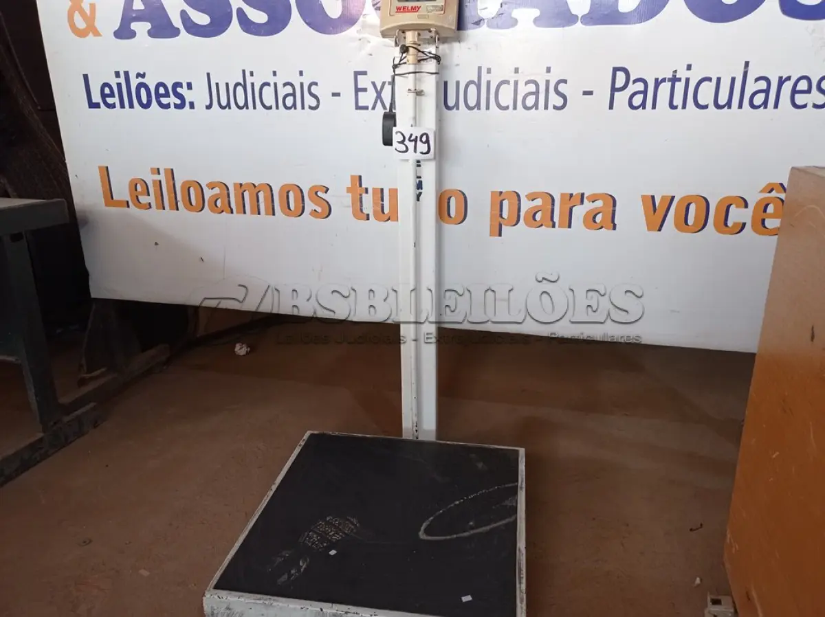 LOTE 349 - 01 BALANÇA COM CAPACIDADE MÁXIMA DE 300KG MARCA WELMY. (NO ESTADO) ATENÇÃO! FAZER A VISITAÇÃO ANTES DE ARREMATAR, NÃO SABEMOS SE FUNCIONA. LEILÃO NÃO TEM GARANTIA E NEM DEVOLUÇÃO, SUJEITO A POSSÍVEIS AVARIAS VISÍVEIS/OCULTAS E/OU AUSÊNCIA DE COMPONENTES.