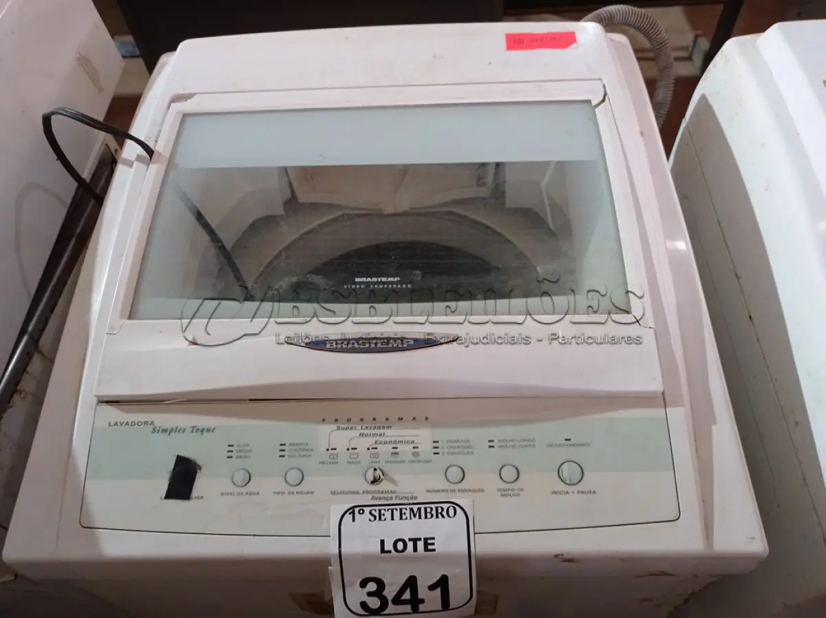 LOTE 341 - 01 MÁQUINA DE LAVAR ROUPAS BRASTEMP.  (NO ESTADO) ATENÇÃO! FAZER A VISITAÇÃO ANTES DE ARREMATAR, NÃO SABEMOS SE FUNCIONA. LEILÃO NÃO TEM GARANTIA E NEM DEVOLUÇÃO, SUJEITO A POSSÍVEIS AVARIAS VISÍVEIS/OCULTAS E/OU AUSÊNCIA DE COMPONENTES.