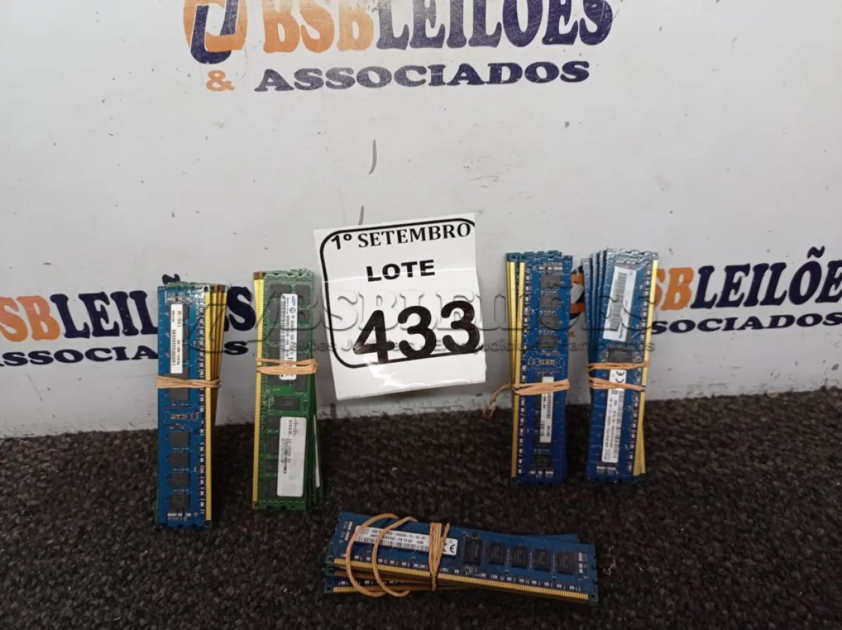 LOTE 433 - 01 LOTE COM DIVERSAS MEMÓRIAS. (NO ESTADO) ATENÇÃO! FAZER A VISITAÇÃO ANTES DE ARREMATAR, NÃO SABEMOS SE FUNCIONA. LEILÃO NÃO TEM GARANTIA E NEM DEVOLUÇÃO, SUJEITO A POSSÍVEIS AVARIAS VISÍVEIS/OCULTAS E/OU AUSÊNCIA DE COMPONENTES.